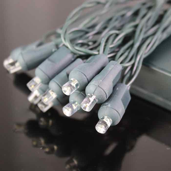 20 Warm White Battery Powered Twinkle 5mm LED Christmas Lights, Green Wire